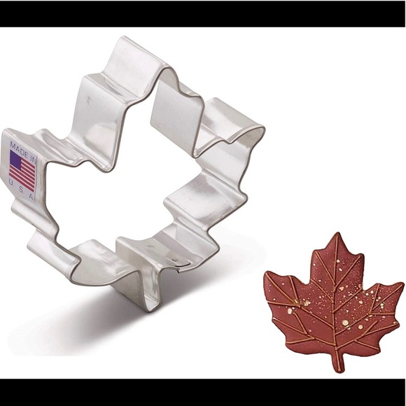 Maple Leaf Cookie Cutter, 3.25" - Picture 2 of 5